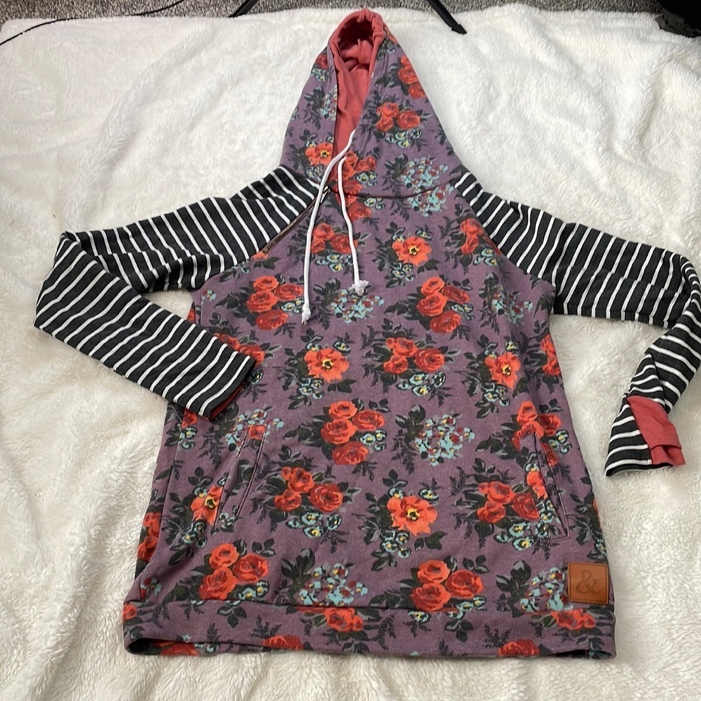Floral &‎ Striped Sweatshirt